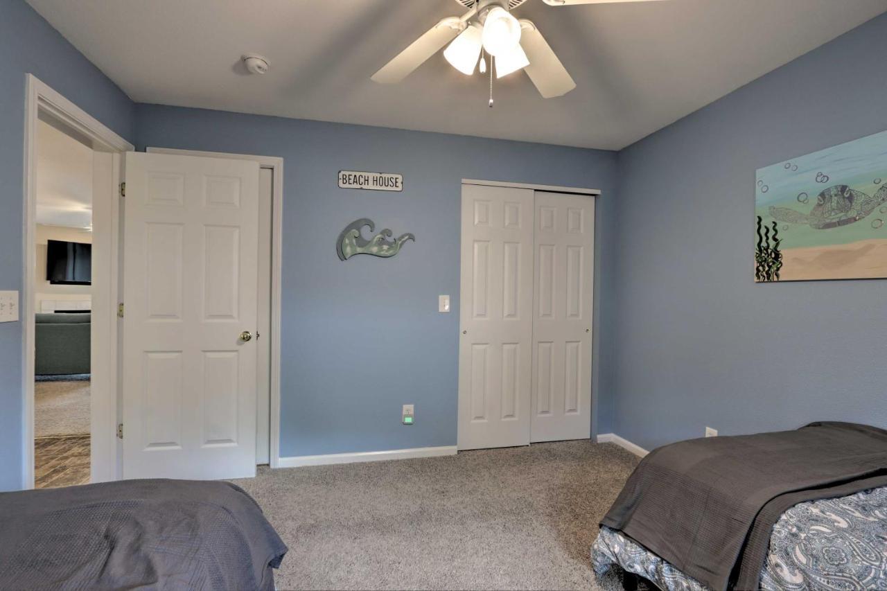 The Lake Escape With Balcony And Pool Access! Camdenton Exterior photo